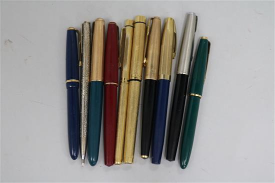 A quantity of mixed fountain pens